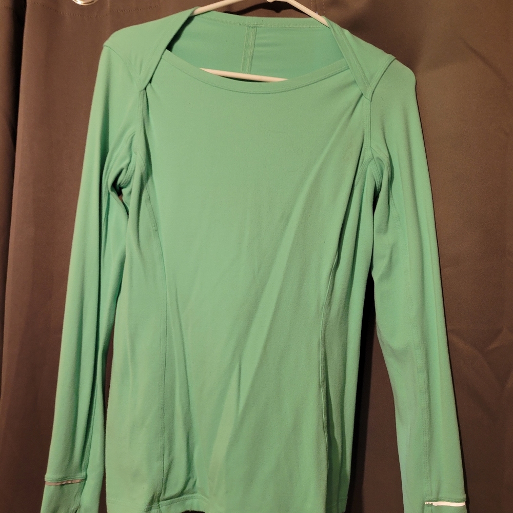 Lululemon top
